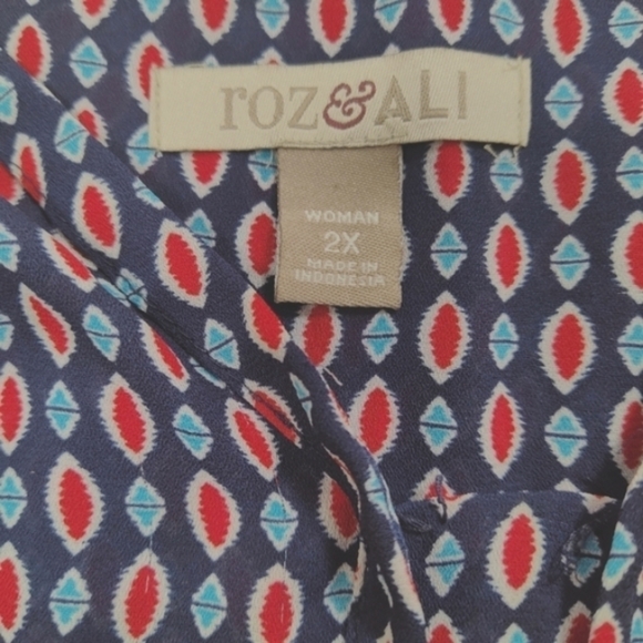 Roz & Ali Plus size women's tank blouse  sleeveless V neck  Size: 2X - - Picture 3 of 5